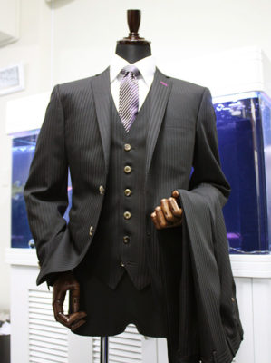 スリーピーススーツ